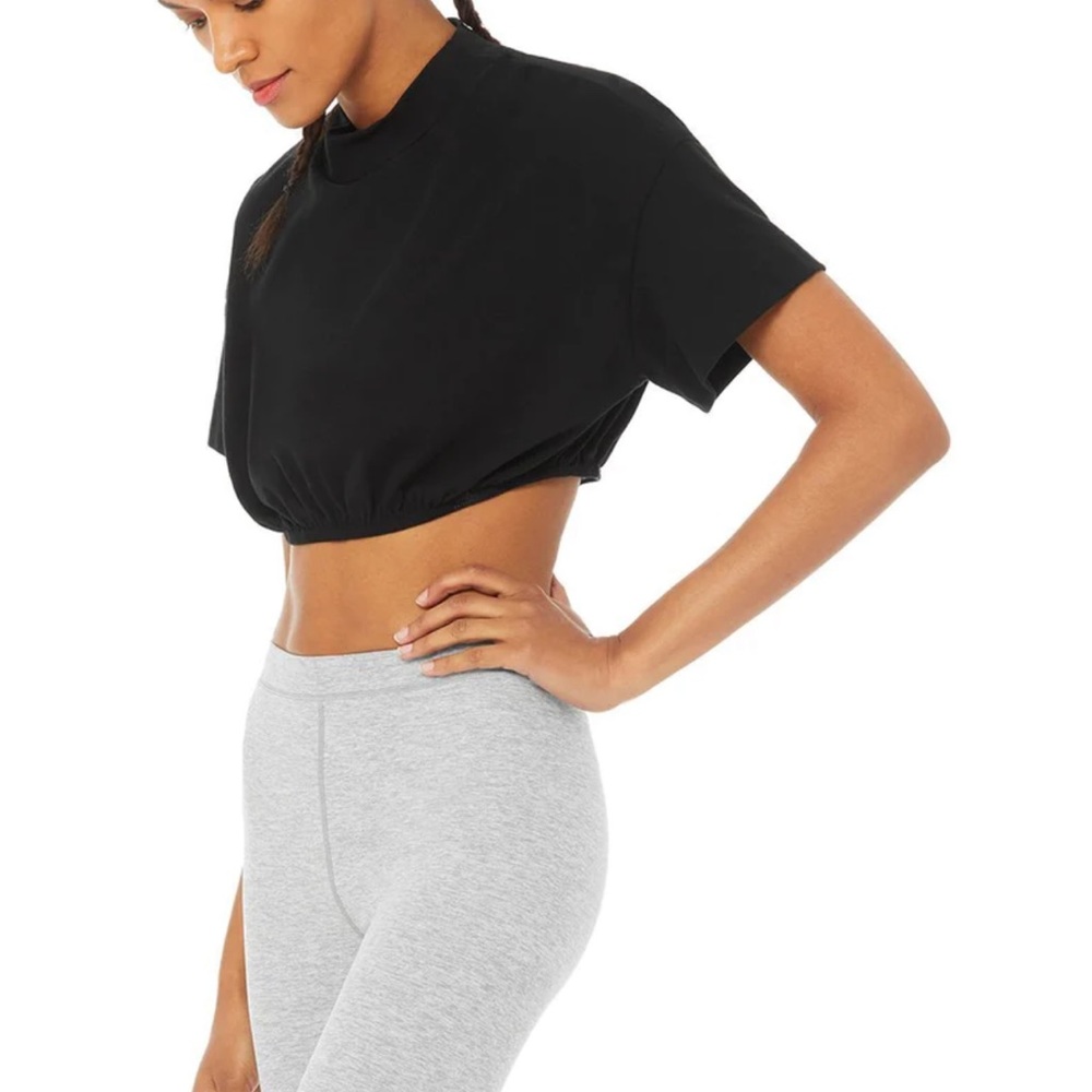 NWT Alo Yoga Kick It Crop Tee - Size M